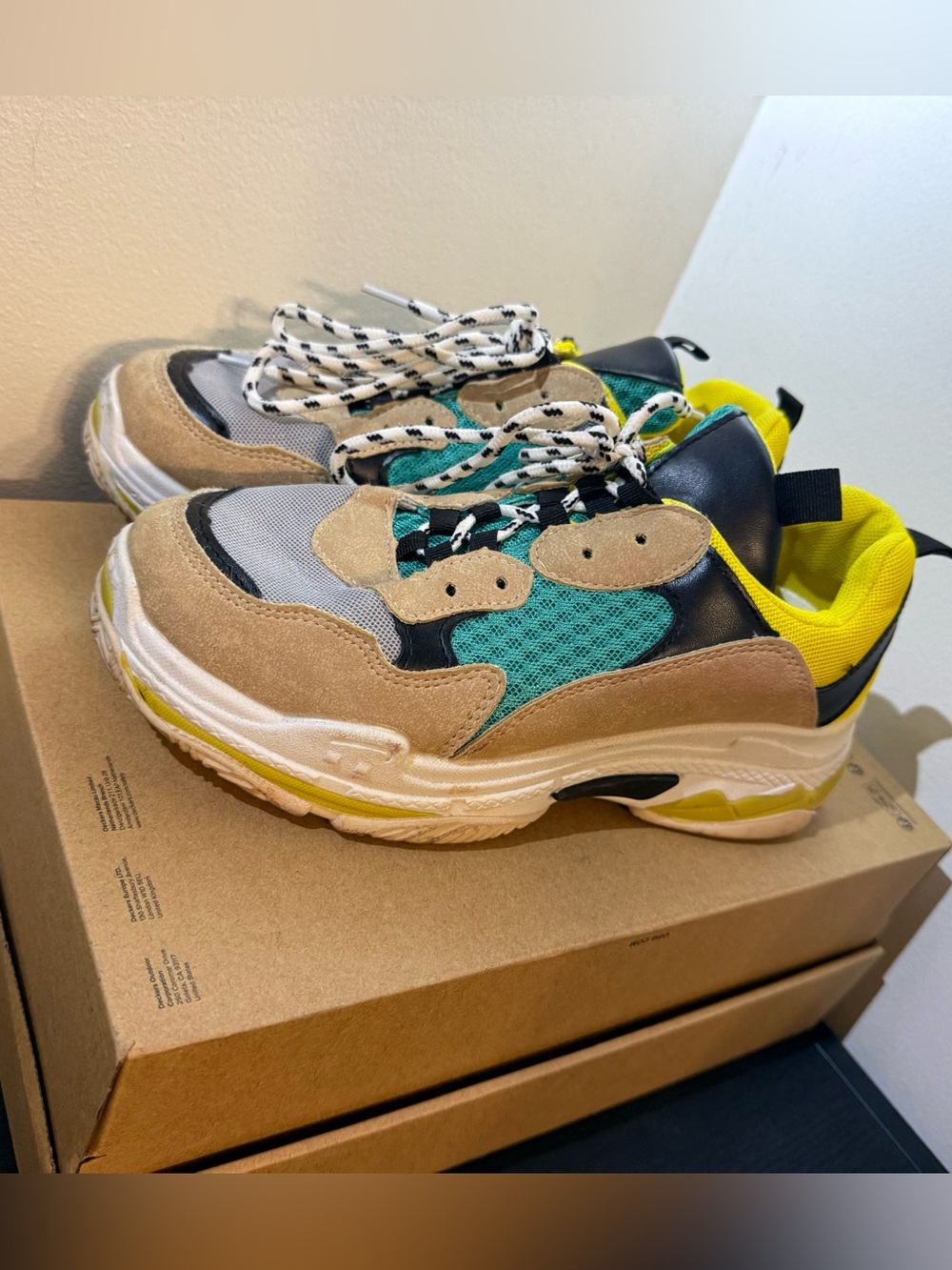 Cape Robbin Dollskill Women’s Size 6 Chunky Sneaker Yellow and Brown and Teal